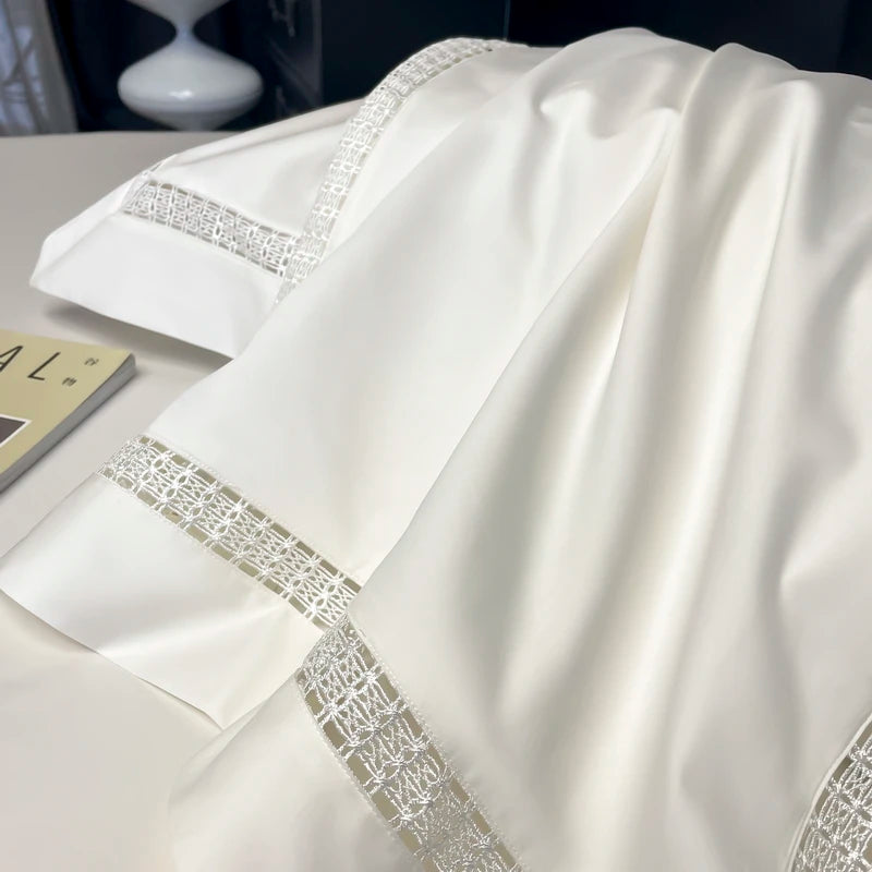 Luxury 1000TC Egyptian Cotton  Bedding Set - 4 Pieces | Hollow Wide Edge Design